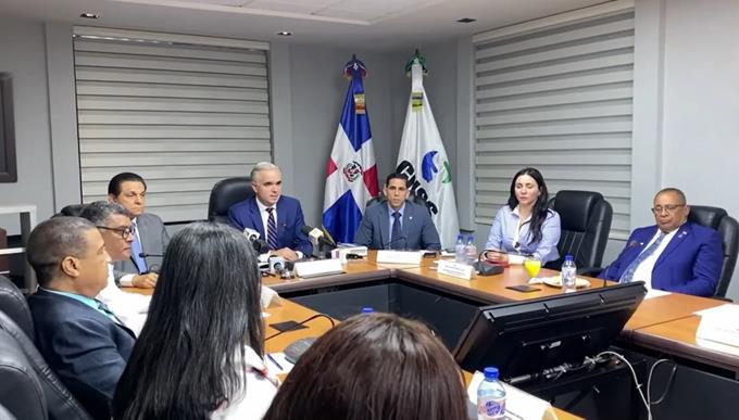 CNSS aumenta los honorarios médicos un 20% por procedimientos y un 50% en internamiento.