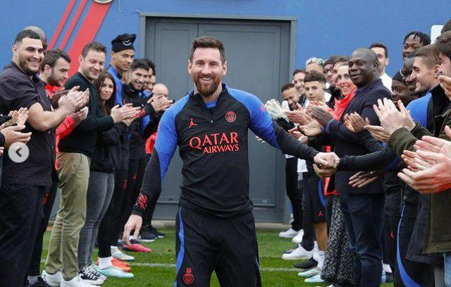 Pasillo del PSG para Lionel Messi ¿se encontró con Kylian Mbappé?