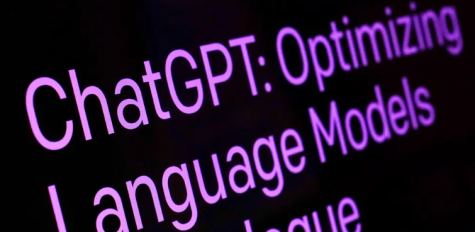 ¿ChatGPT más empática que un médico? Un experimento dice que por escrito sí.