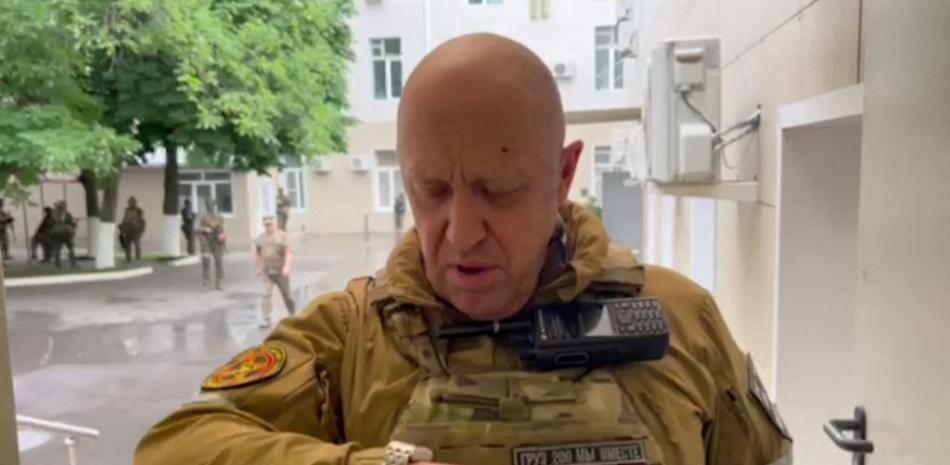 Prigozhin anuncia marcha atrás para evitar baño de sangre en Moscú.