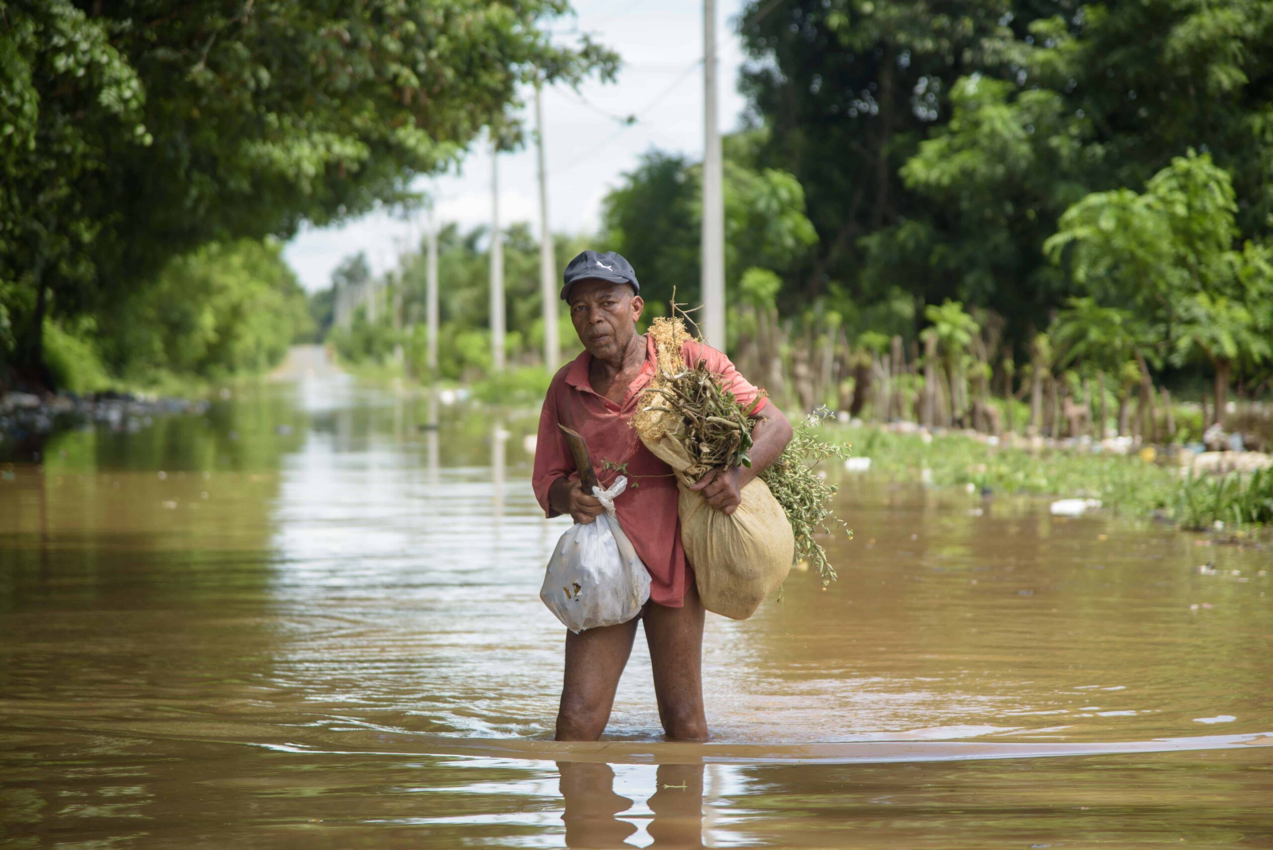 Comunidades del Gran Santo Domingo todavía bajo agua por tormenta Franklin post thumbnail image