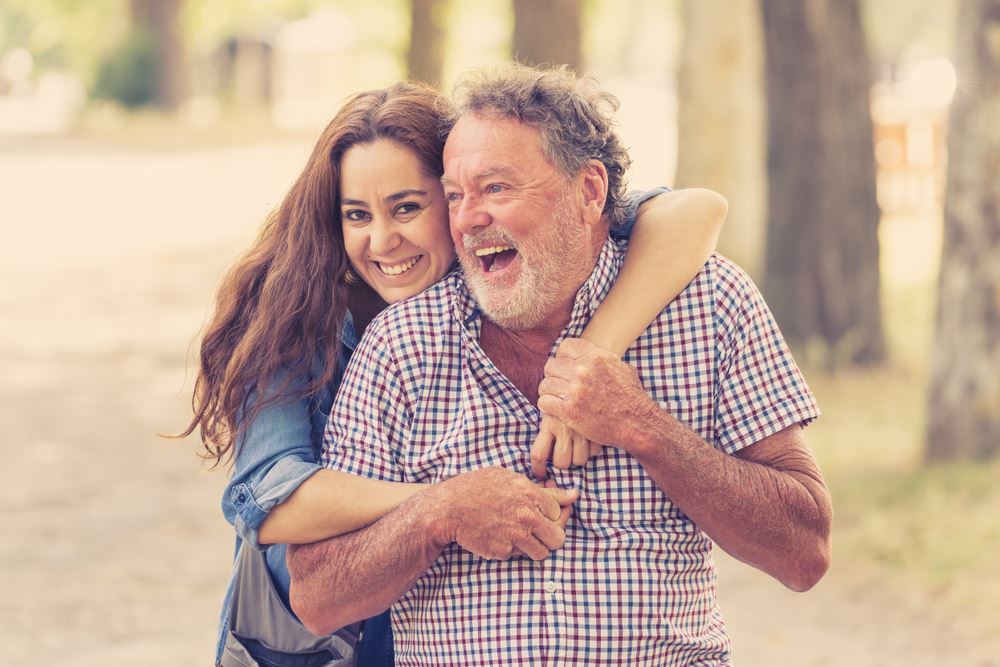 Desempleados en EE.UU. prefieren conseguirse un “sugar daddy” a enviar un curriculum