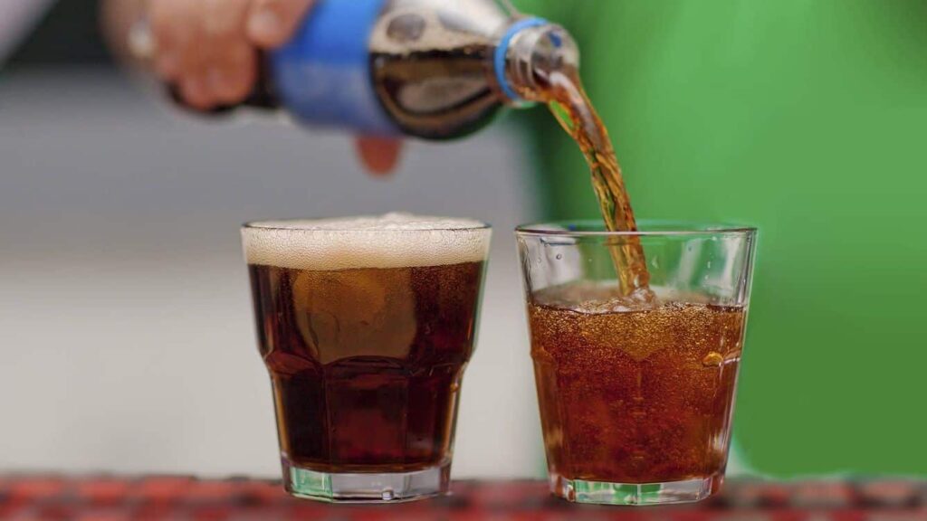 Proponen colocar 20% de impuesto adicional a los refrescos y otras bebidas azucaradas y energizantes